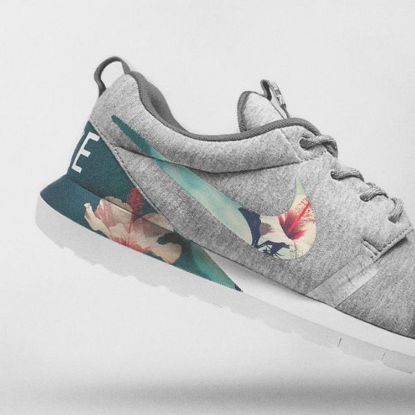 Nike Floral Roshe Customized Running Shoes এর ছবি